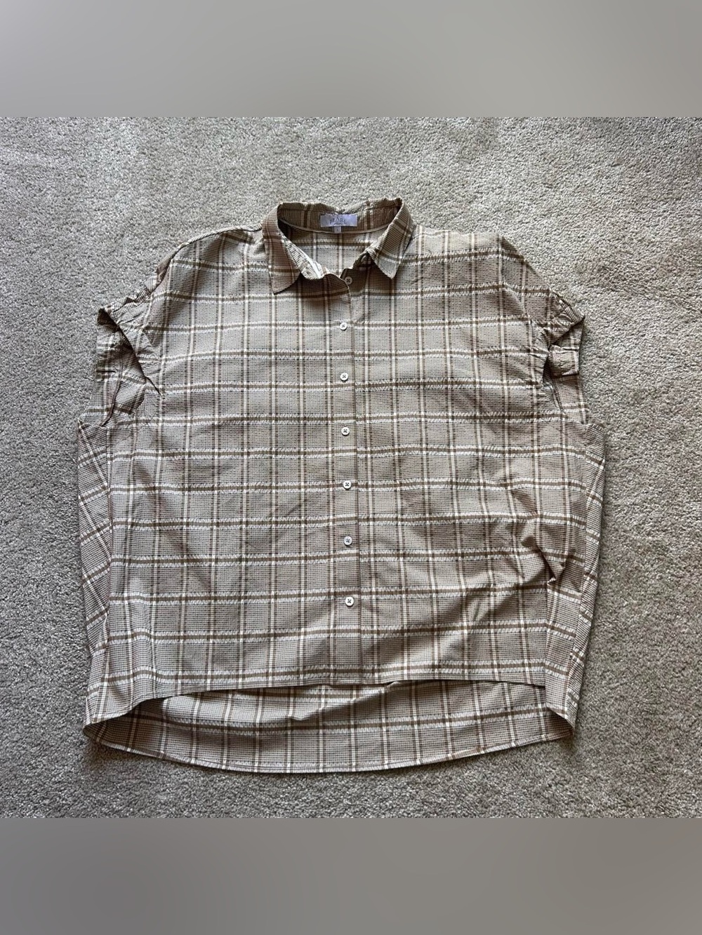 Pearl by Lela Rose plaid button up top
Size: Large